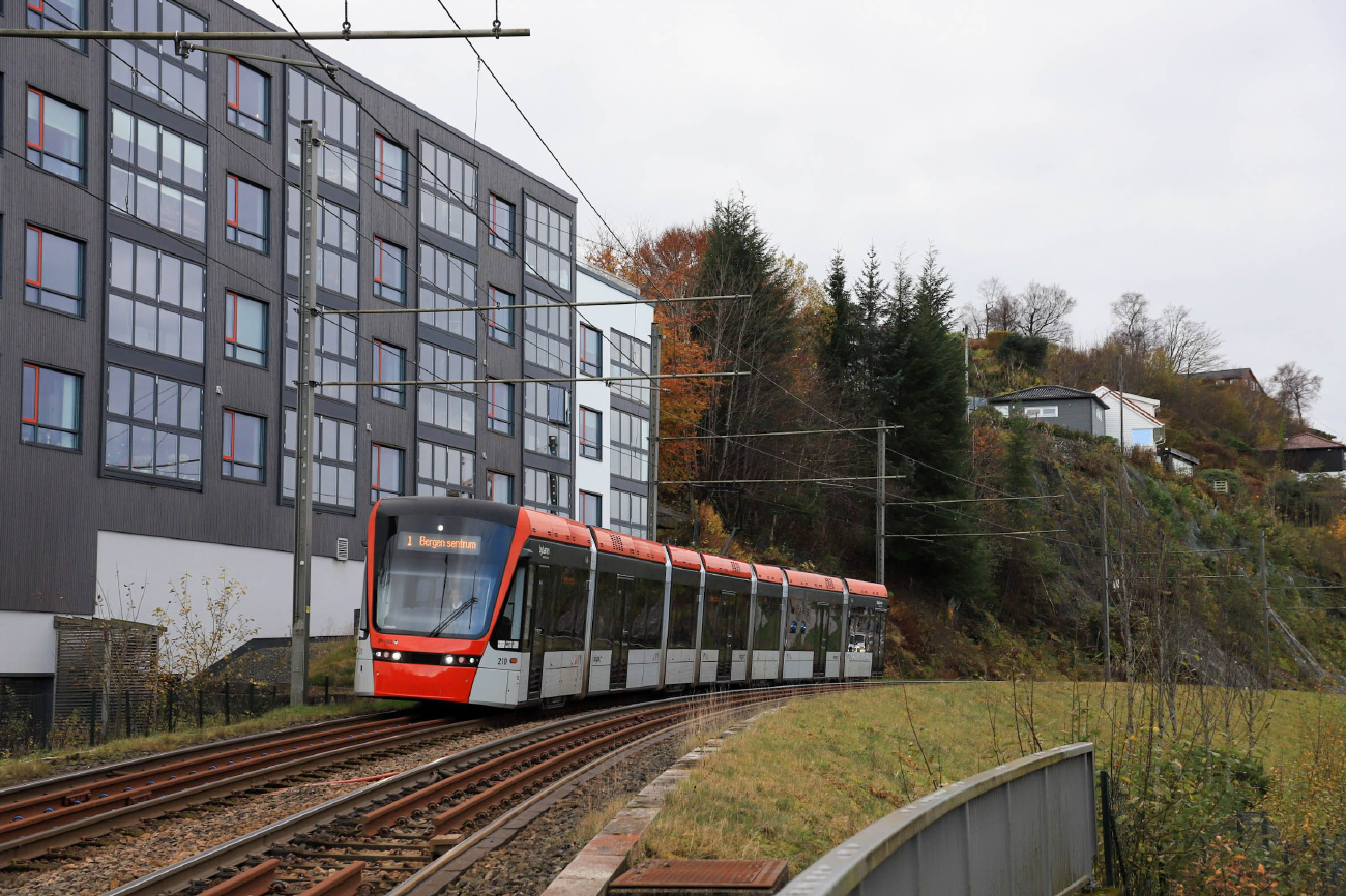 Берген, Stadler Variobahn № 210