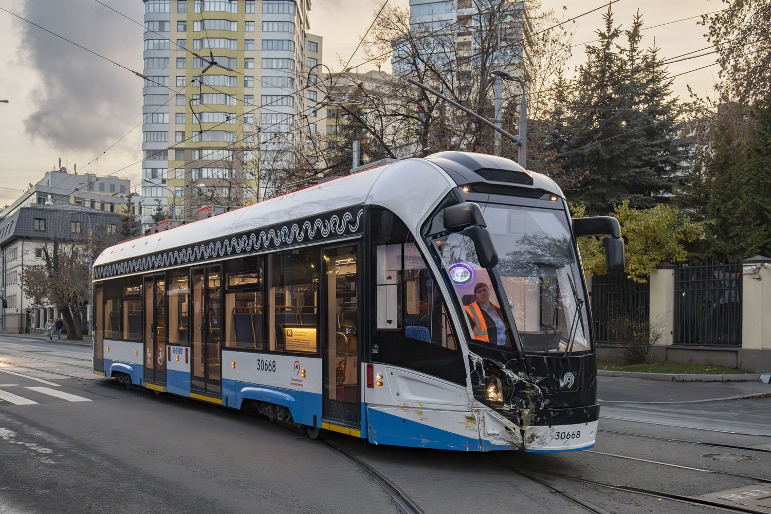 Москва, 71-911ЕМ «Львёнок» № 30668; Москва — Происшествия