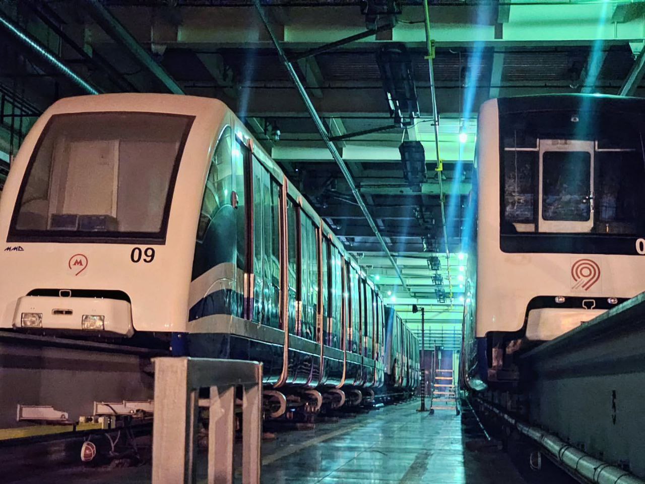 Москва, ЭПС № 09; Москва, ЭПС № 05