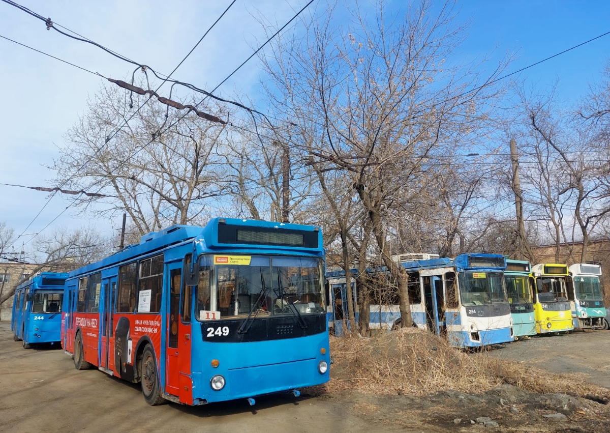 Владивосток, ЗиУ-682Г-016.02 № 249