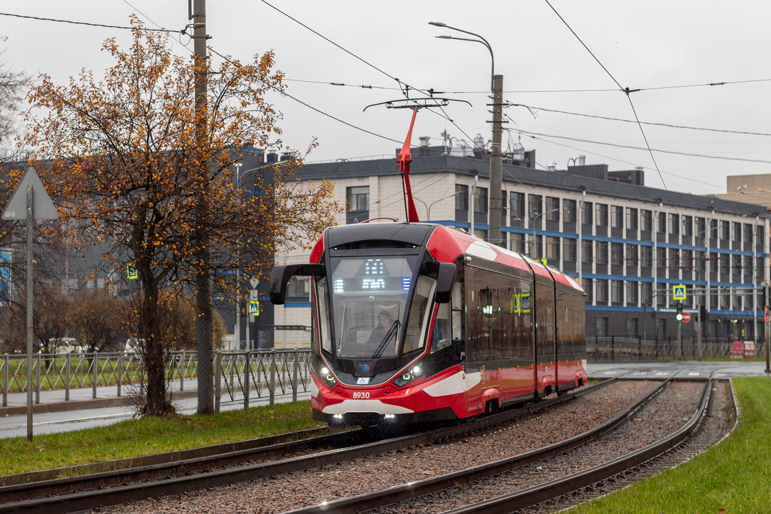 Sankt Petersburg, 71-931AM “Vityaz-Leningrad” Nr. 8930
