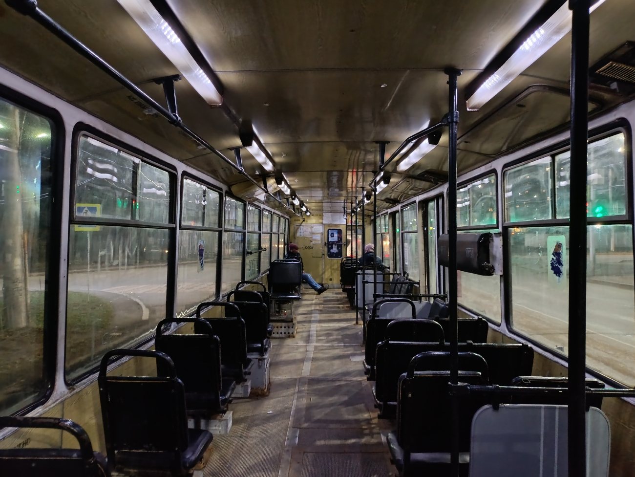 Уфа, 71-608КМ № 1009; Уфа — Салоны