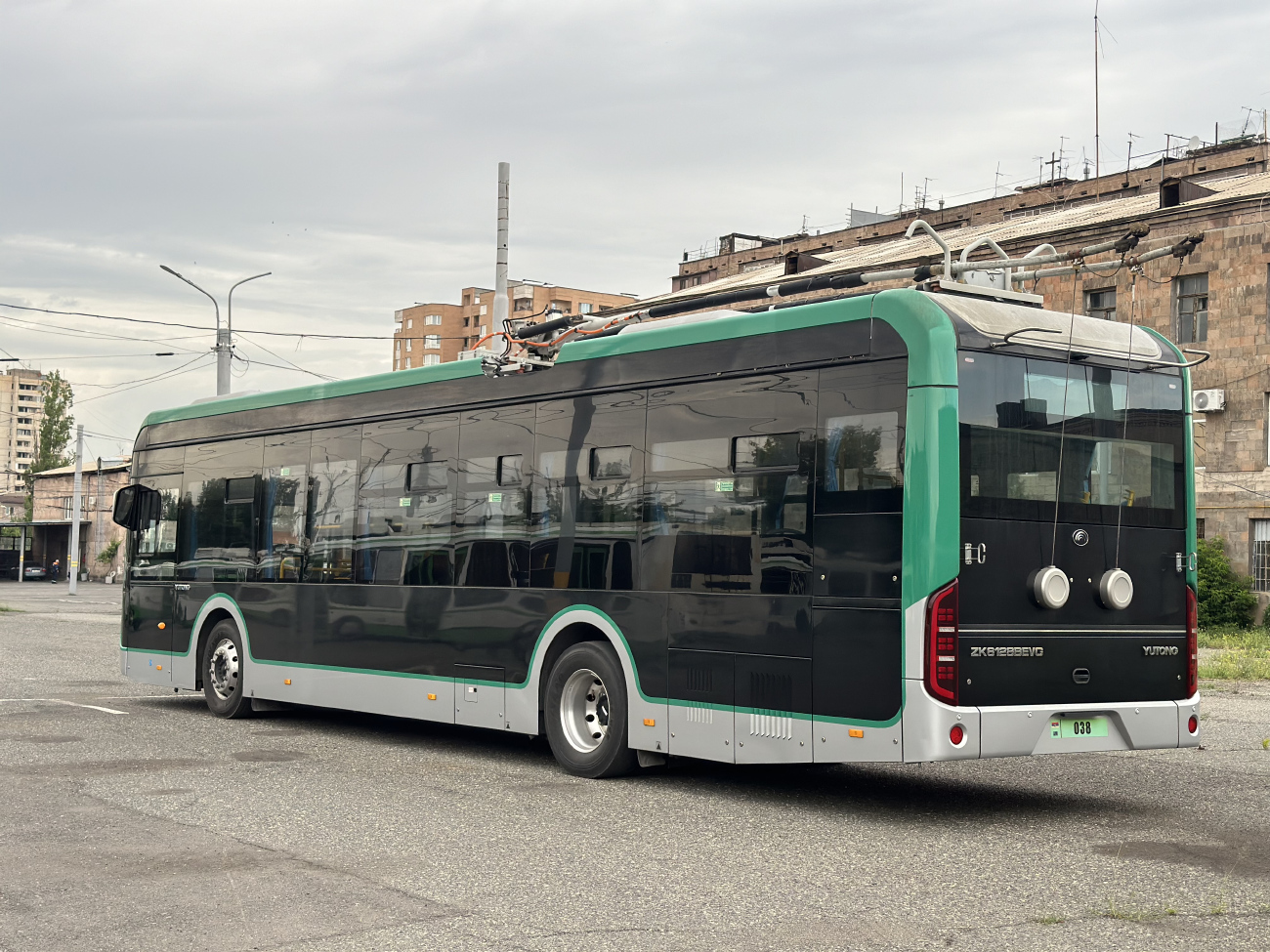 Jerevan, Yutong ZK6128BEVG № 038