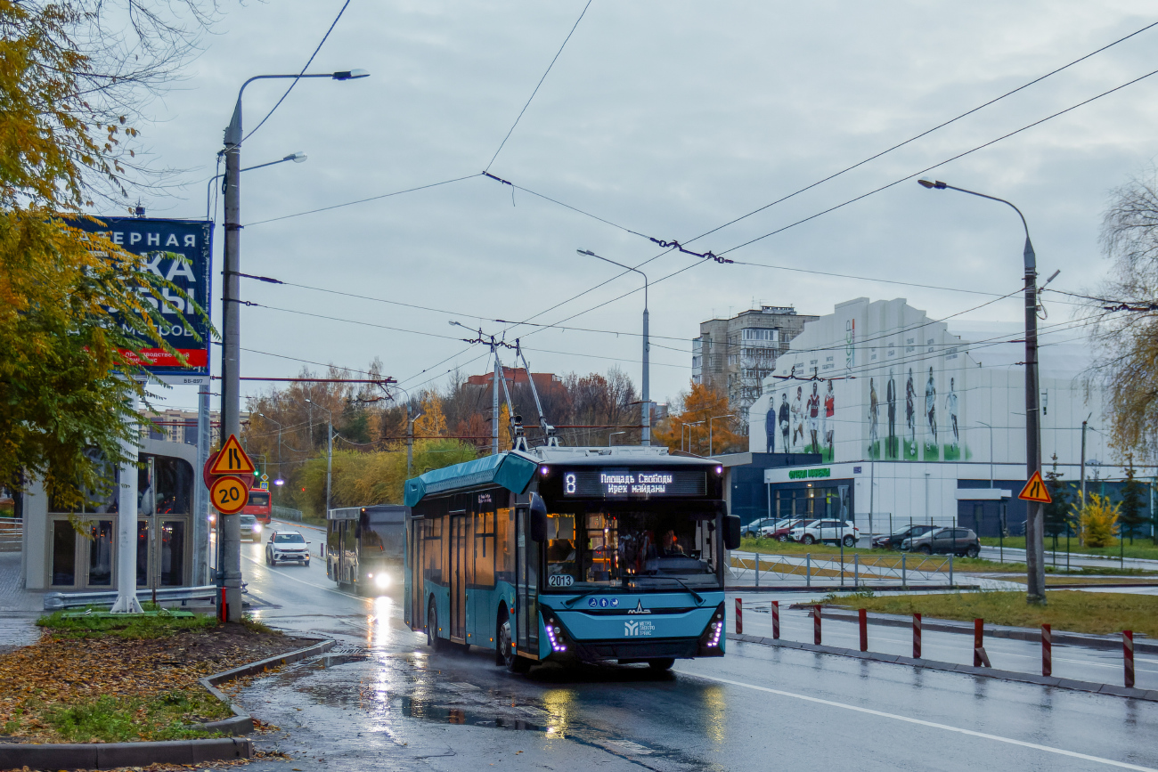 Казань, МАЗ-303Т22 № 2013