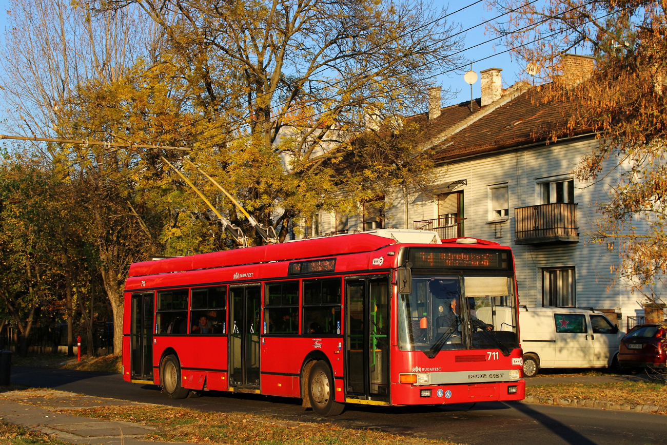 Budapešta, Ikarus 412.81 № 711