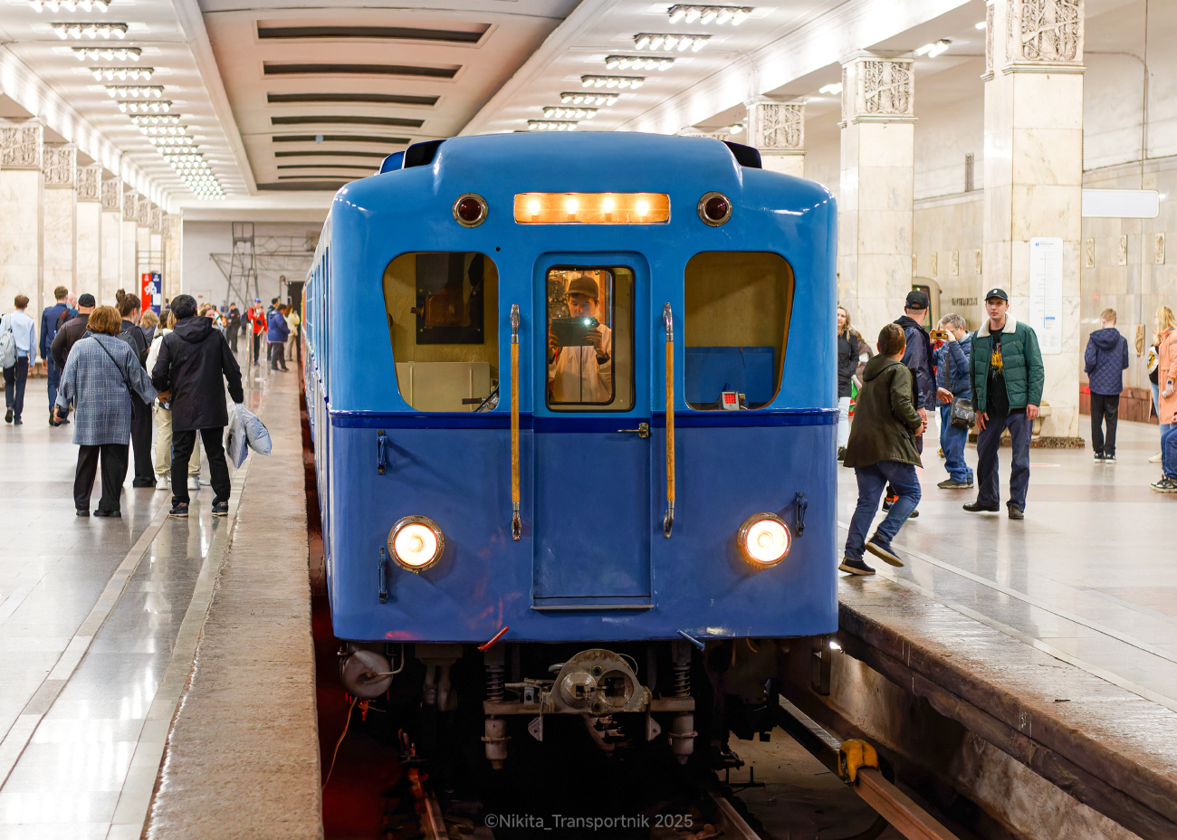 Moskva, D č. 2037; Moskva — Festive events, exhibitions of rolling stock and a train parade dedicated to the 90th anniversary of the Moscow Metro on May 15-18, 2025