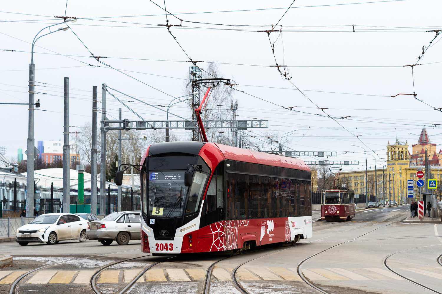 Пермь, 71-911ЕМ «Львёнок» № 2043