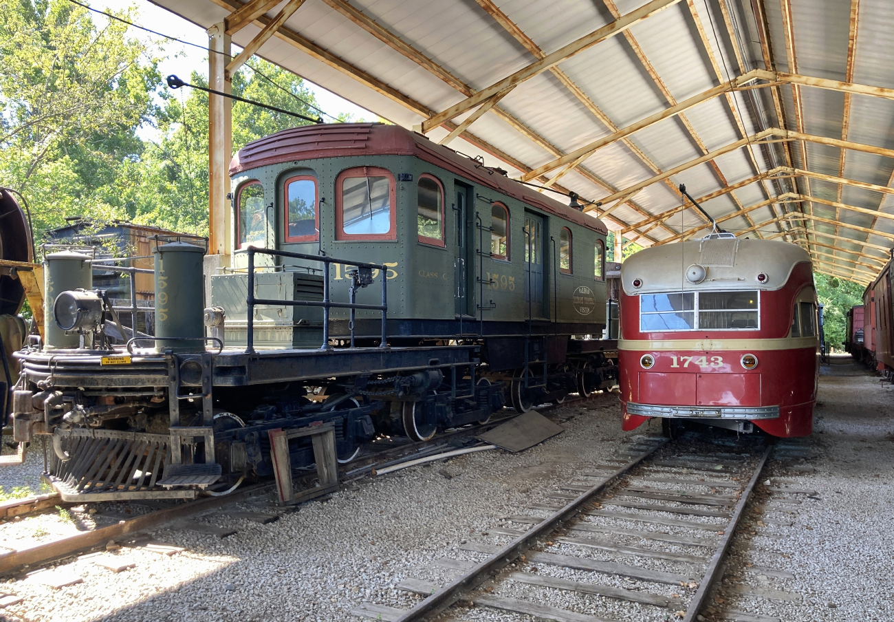 St. Louis, ITS electric locomotive № 1595; St. Louis, PCC № 1743; St. Louis — National Museum of Transportation