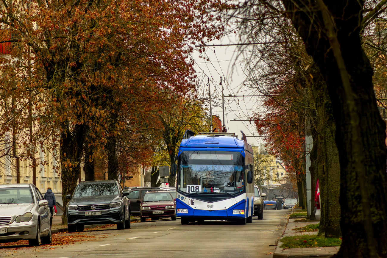 Брест, БКМ 321 № 016