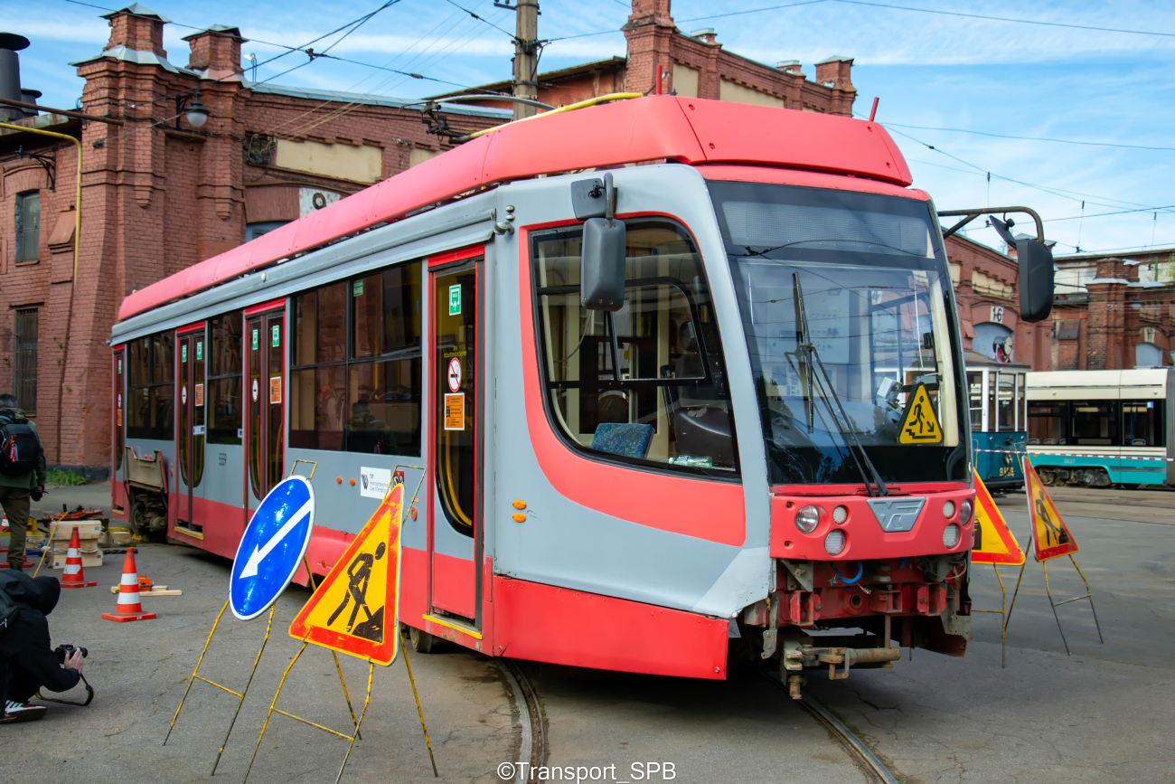 Sankt Peterburgas, 71-623-03 nr. 5559; Sankt Peterburgas — Exhibition of cars for the 118-th anniversary of tram system