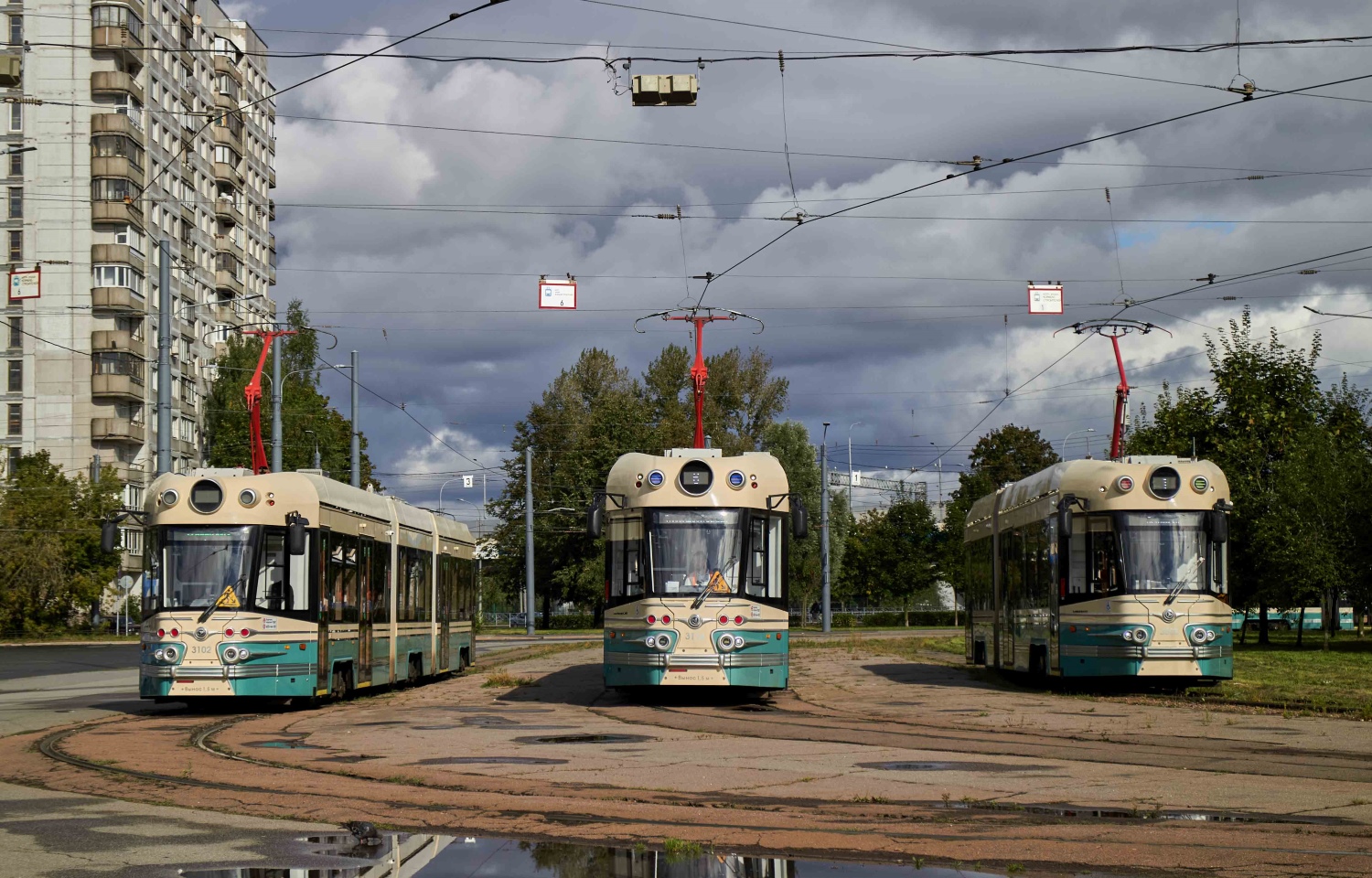 Санкт-Петербург, 71-431Р «Достоевский» № 3102; Санкт-Петербург, 71-431Р «Достоевский» № 3116; Санкт-Петербург, 71-421Р-01 «Довлатов» № 3803; Санкт-Петербург — Конечные станции и разворотные кольца