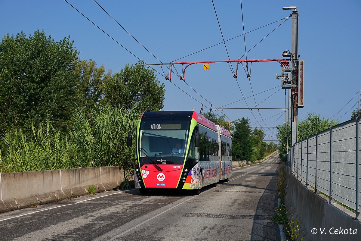 Римини, Van Hool Exqui.City 18 № 36519
