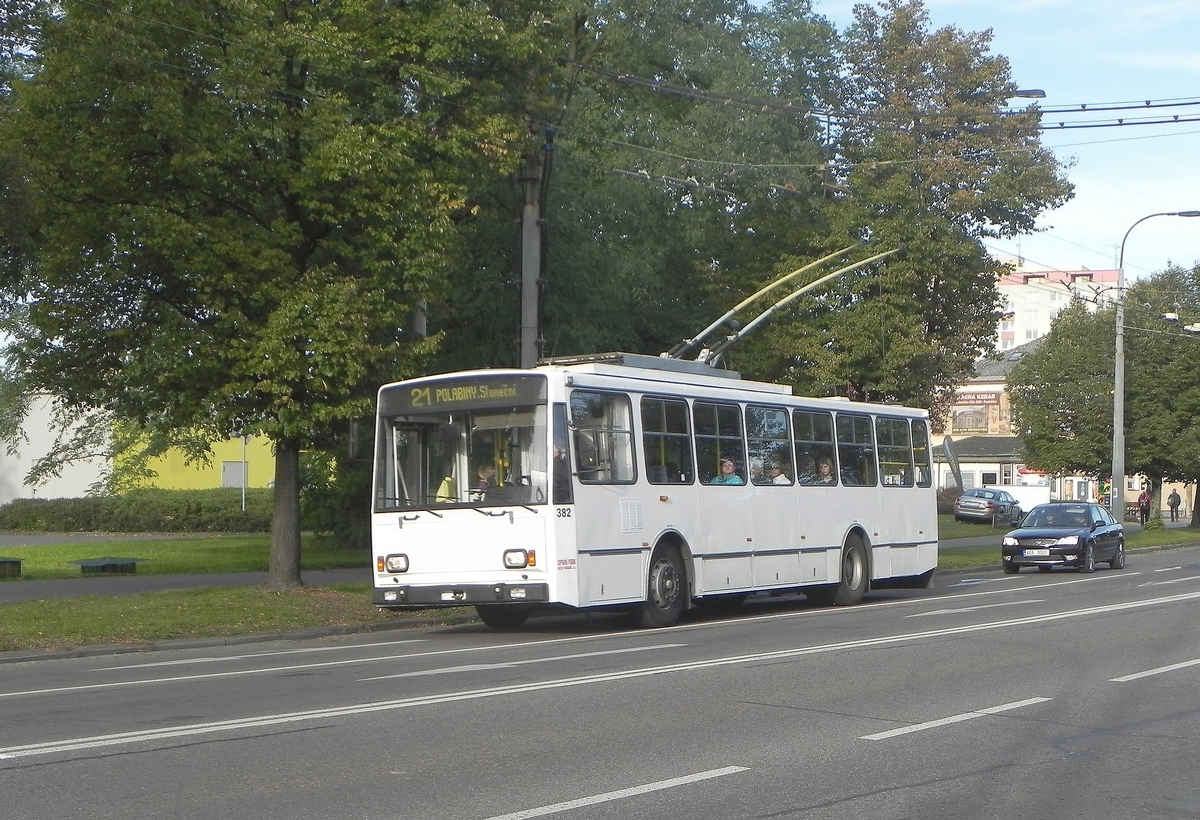 Pardubice, Škoda 14Tr17/6M — 382