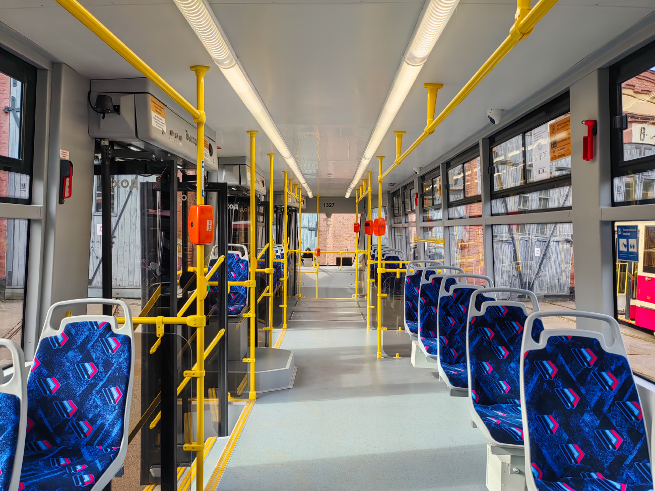 Saint-Petersburg, 71-134A (LM-99AVN) Br. 1327