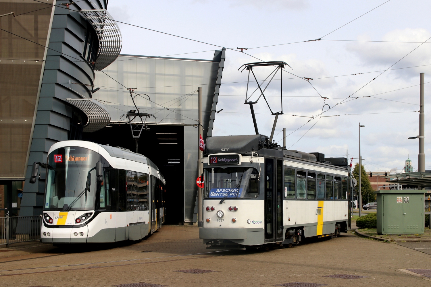 Antwerpen, CAF Urbos 100 Br. 7452; Antwerpen, BN PCC Gent (modernised) Br. 6217; Antwerpen — Farewell excursion with Ghent PCC 6217 (14/09/2025)