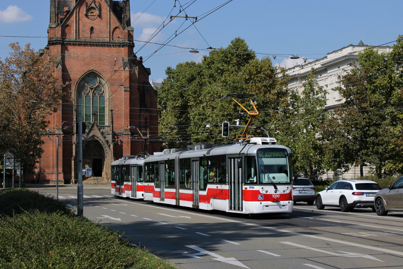 Брно, Vario LF2R.E № 1090