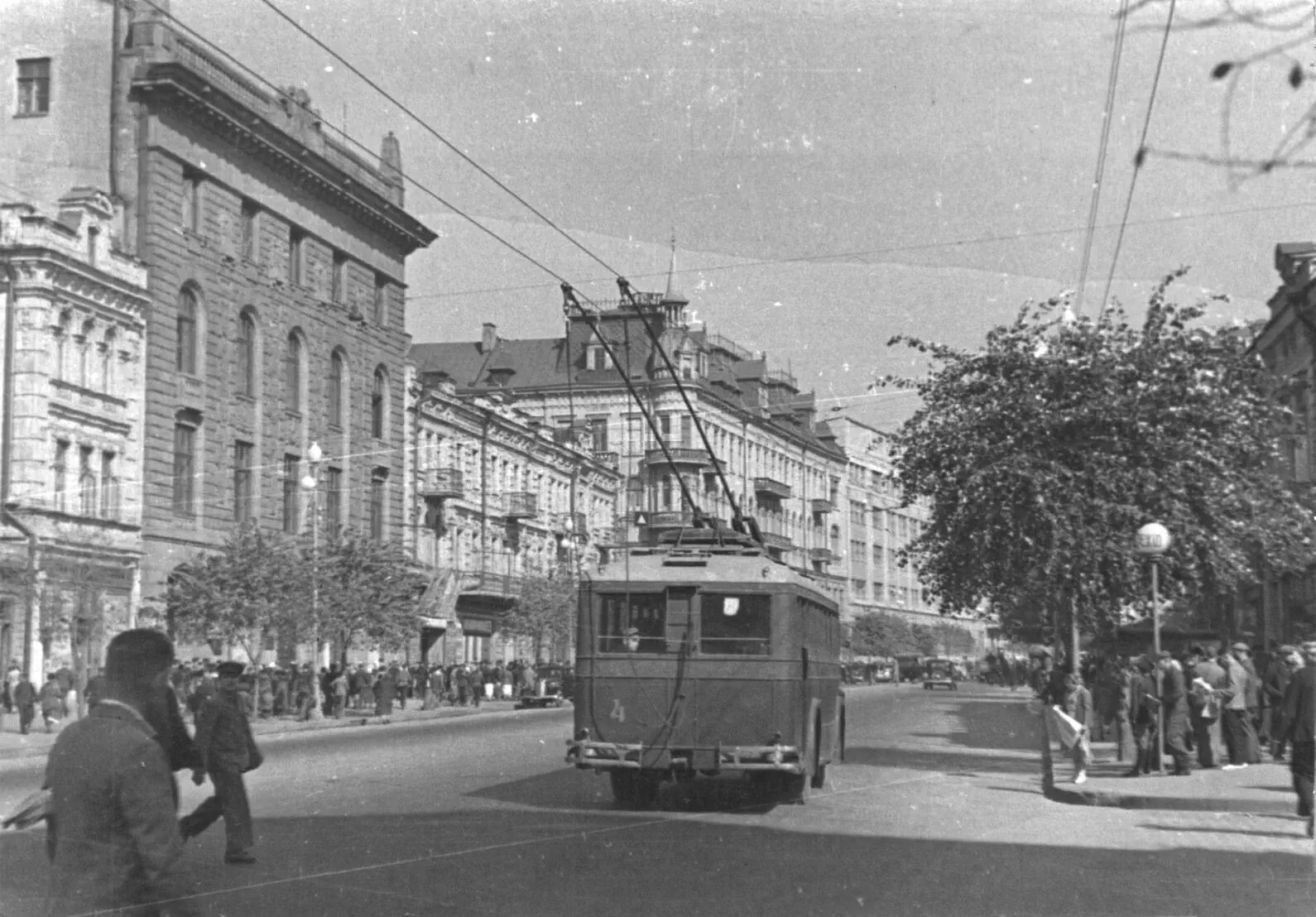 Кіеў, ЛК-5 № 4; Кіеў — Закрытые троллейбусные линии; Кіеў — Исторические фотографии