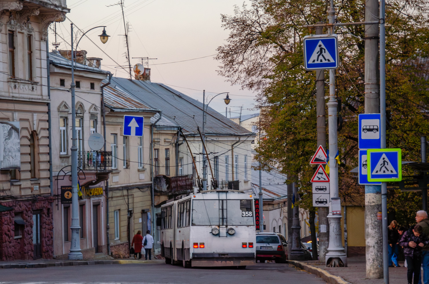 Черновцы, Škoda 15Tr07/6 № 358