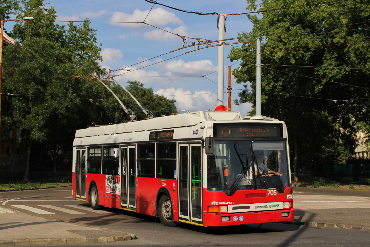 Budapest, Ikarus 412.81 N°. 705