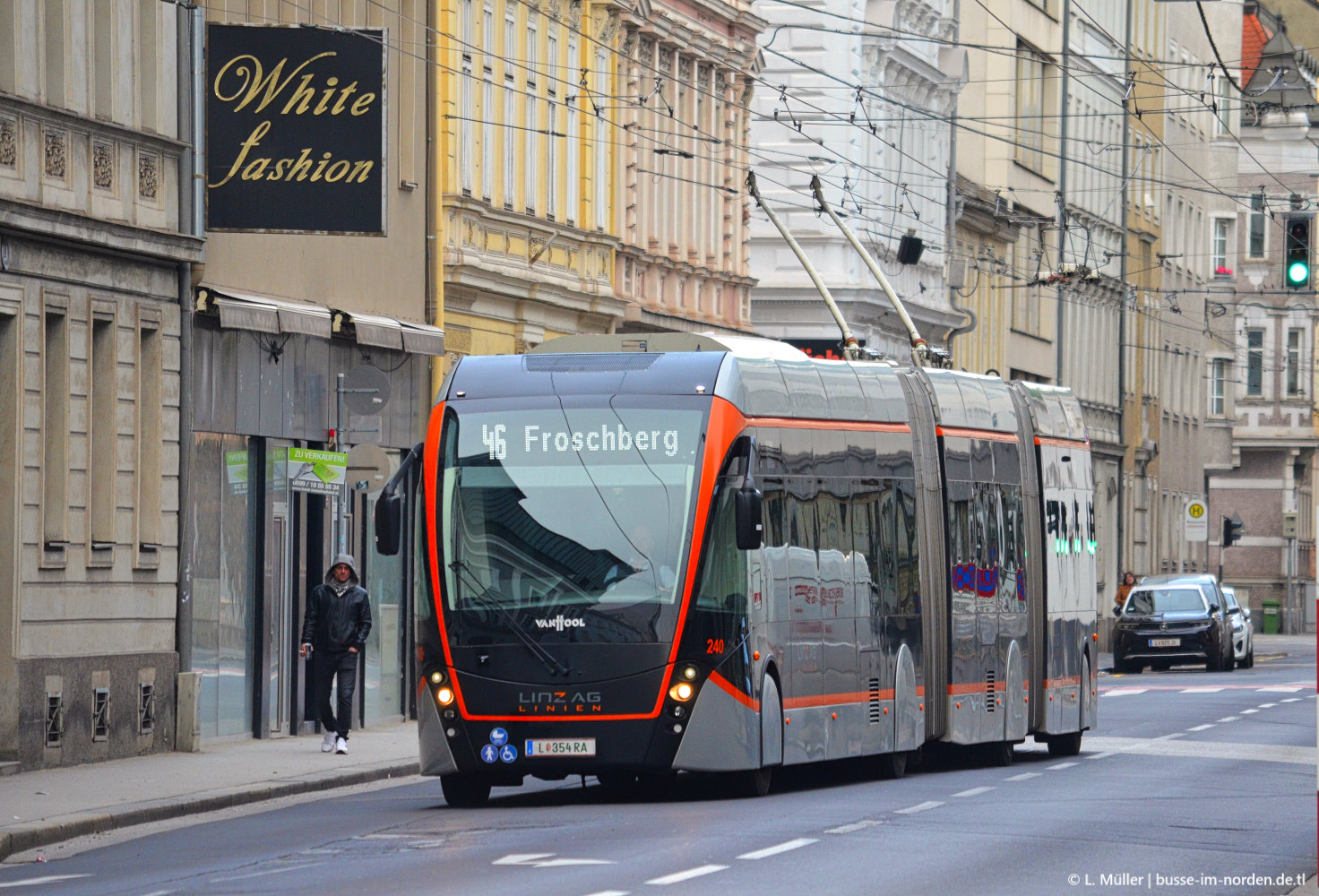 Линц, Van Hool Exqui.City 24 № 240