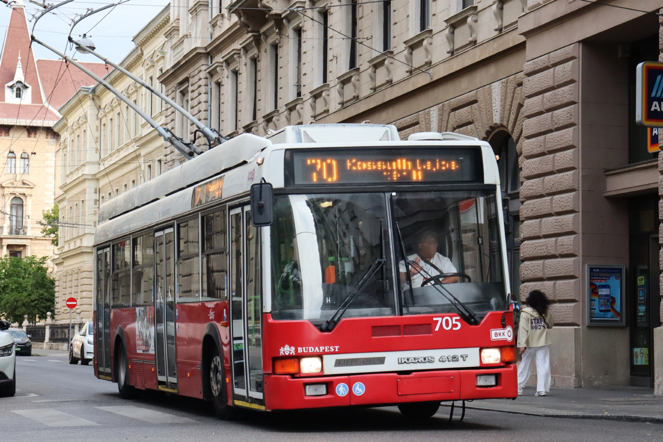 Будапешт, Ikarus 412.81 № 705