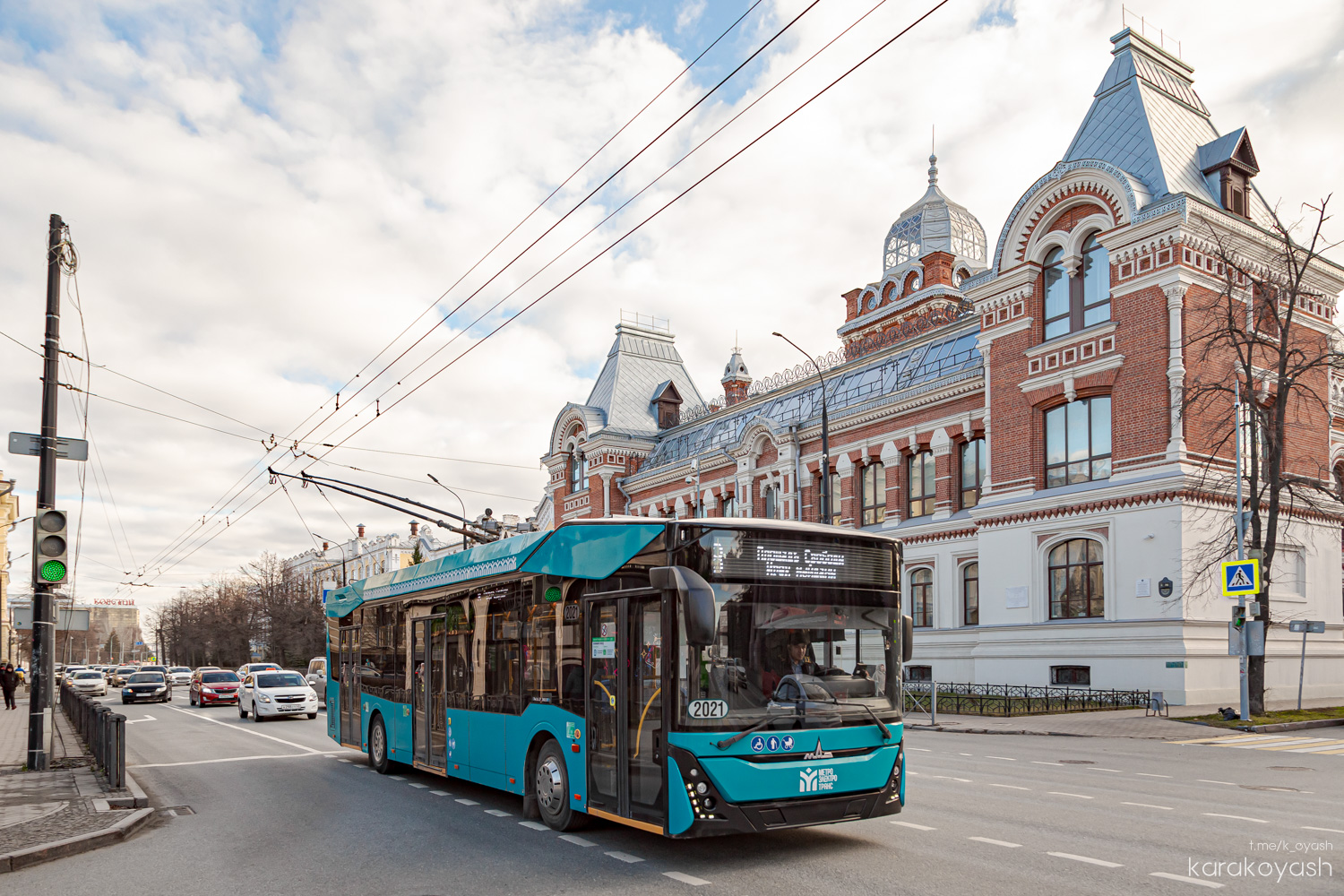 Казань, МАЗ-303Т22 № 2021