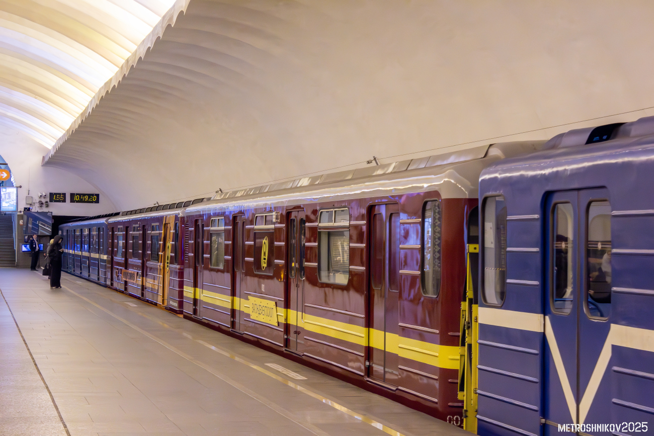 Санкт-Петербург, 81-714.6Д № 002