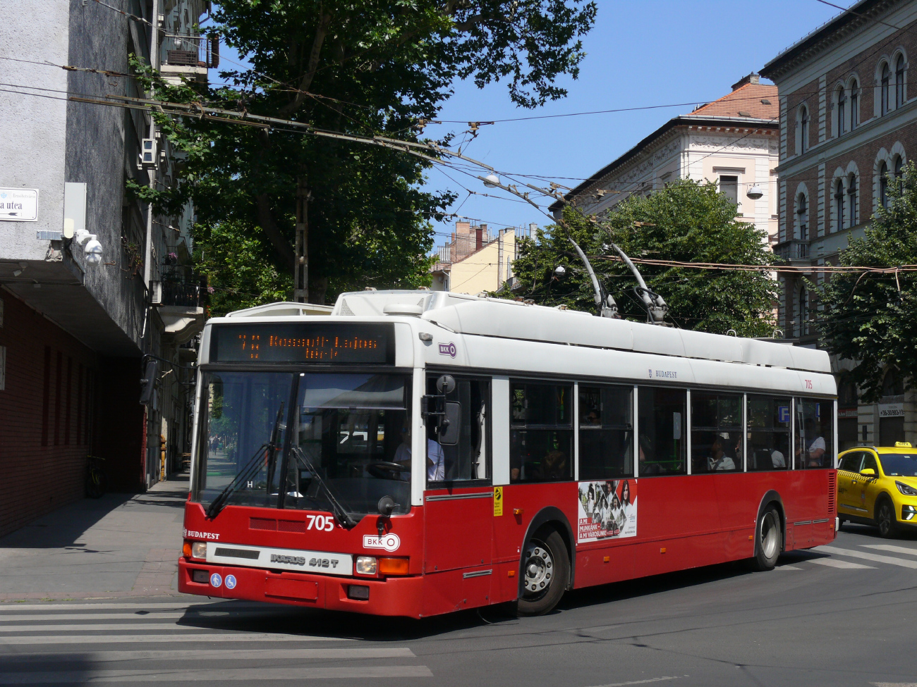Будапеща, Ikarus 412.81 № 705