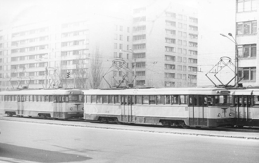 Киев, КТВ-57 № 2027; Киев, КТВ-57 № 2016; Киев — Исторические фотографии; Киев — Трамвайные линии: Закрытые линии