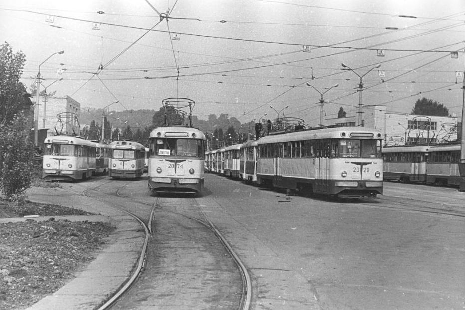 Киев, КТВ-57 № 2074; Киев, КТВ-57 № 2029; Киев — Исторические фотографии; Киев — Трамвайные депо: имени Шевченко. Старая территория на ул. Горького (Антоновича)