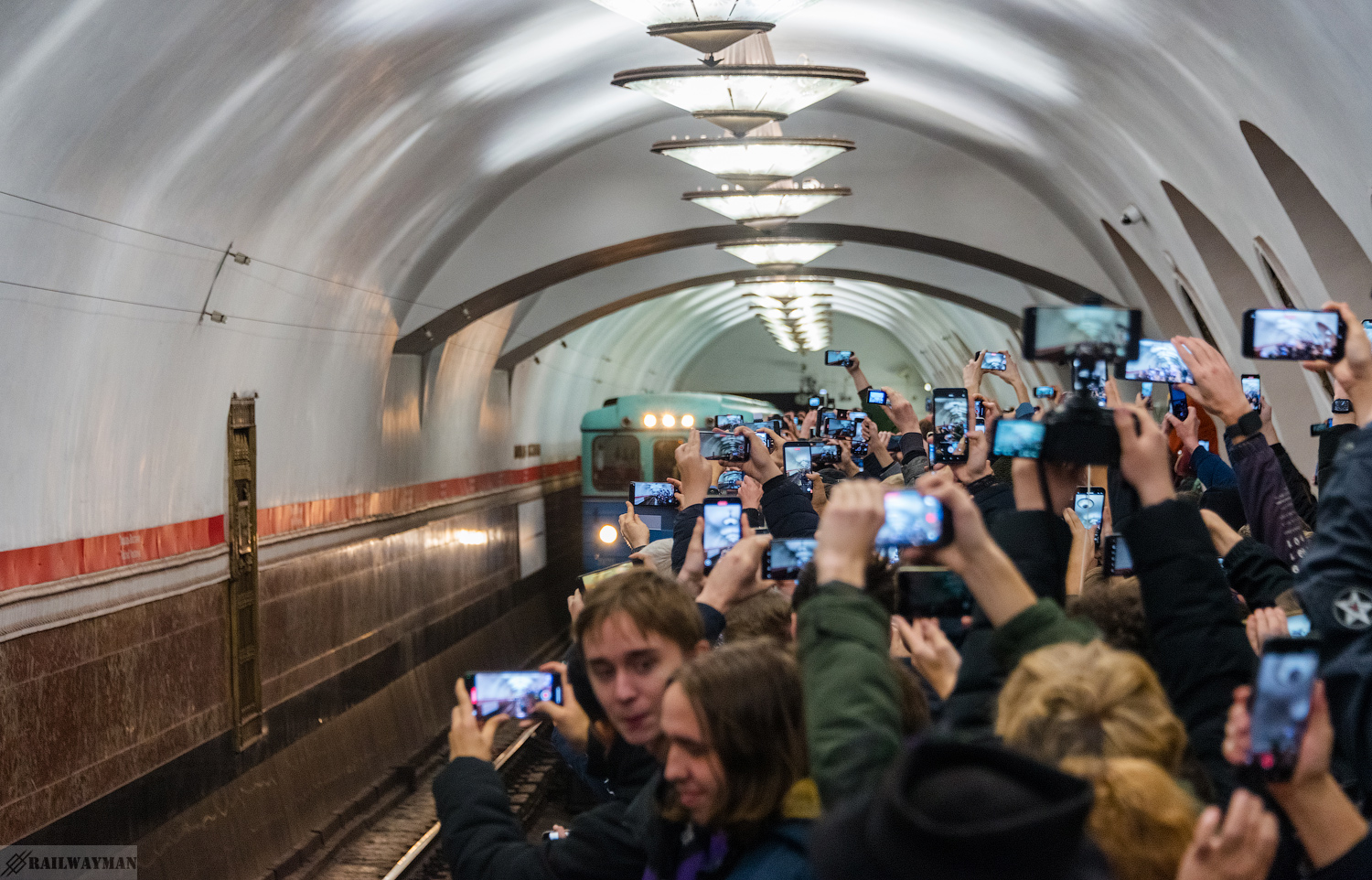 Sankt Petersburg — Departure of the retro-train in honor of the 70th anniversary of Leningrad/Saint Petersburg metro; Sankt Petersburg — Metro — Line 1
