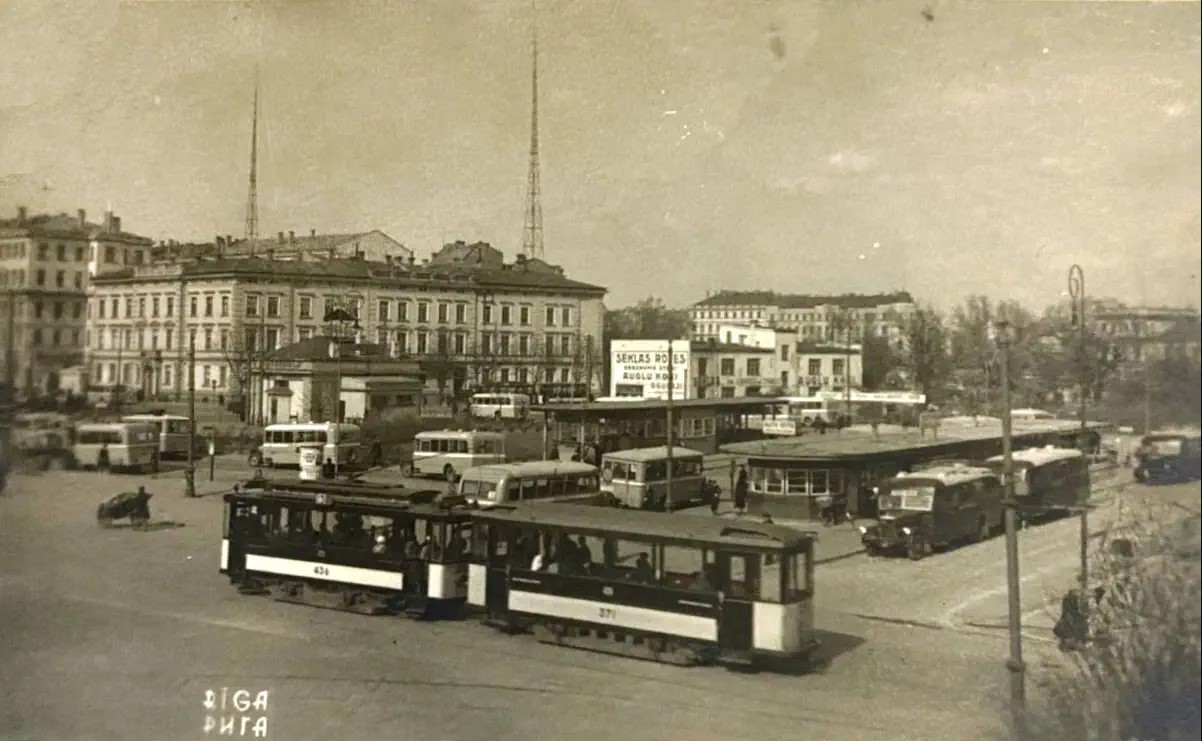 Рига, Двухосный прицепной «Фениксъ» № 434; Рига, Двухосный моторный «Фениксъ» № 374; Рига — Старые фотографии