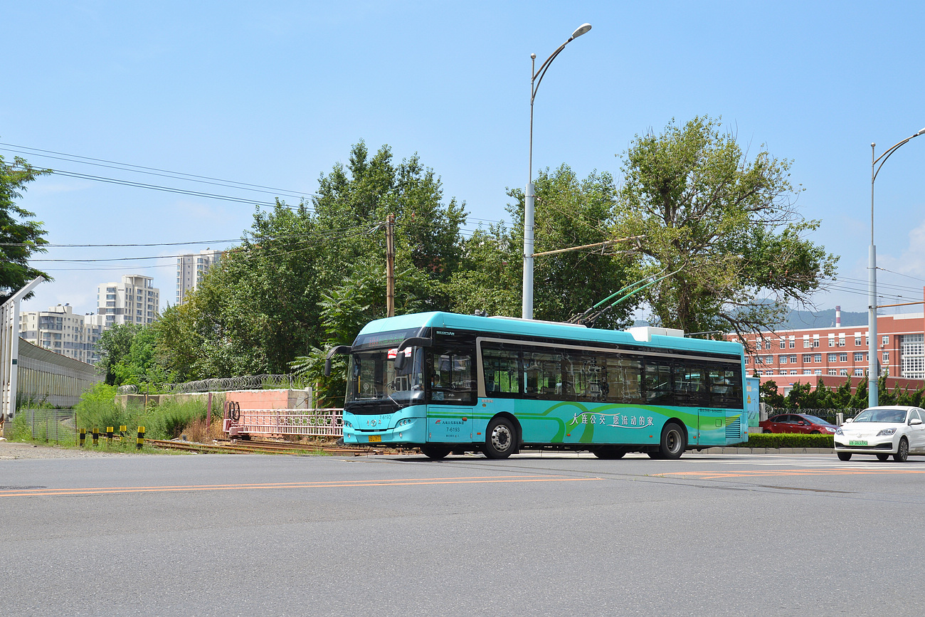 Далянь, YoungMan JNP6120BEV1 № 7-6193