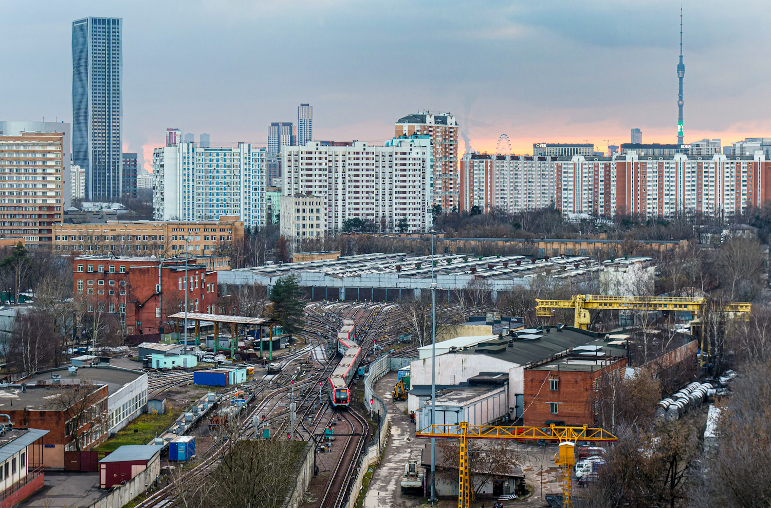 Москва — Виды с высоты; Москва — Метрополитен — [6] Калужско-Рижская линия; Москва — Метрополитен — Подвижной состав — 81-765/766/767 «Москва» и модификации