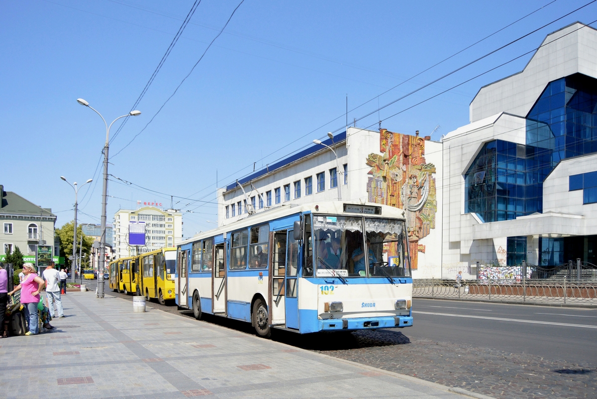 Ровно, Škoda 14Tr89/6 № 102