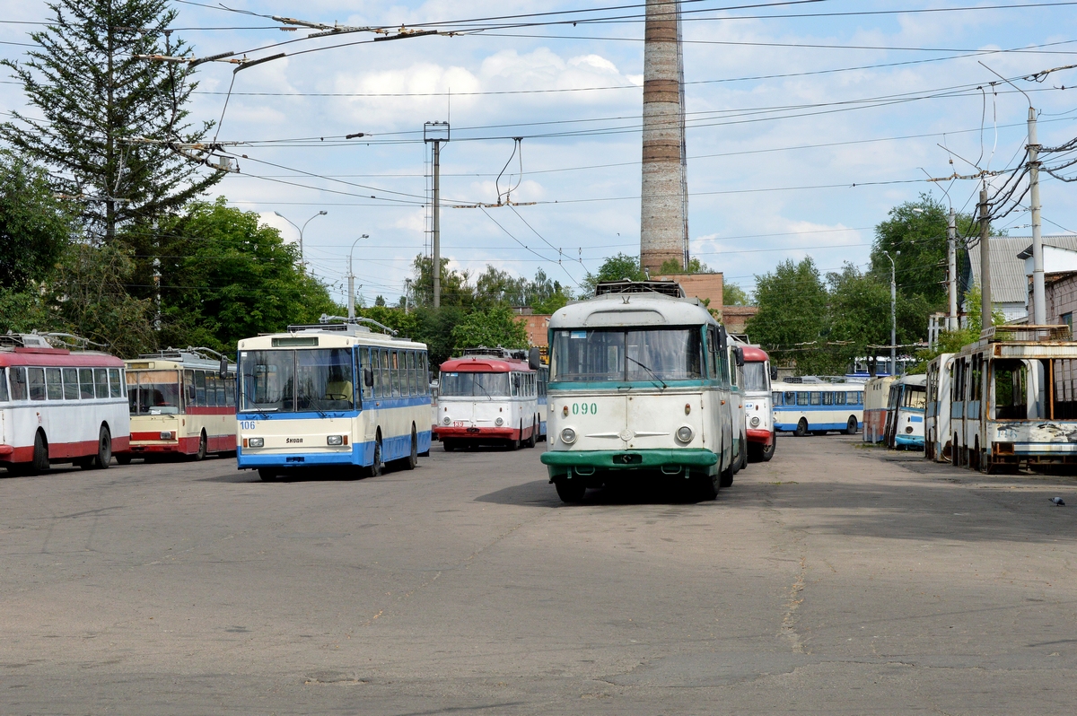 Ровно, Škoda 14Tr89/6 № 106; Ровно, Škoda 9TrHT26 № 139; Ровно, Škoda 9TrH27 № 090; Ровно, Škoda 9TrHT26 № 126; Ровно, ЮМЗ Т1 № 116