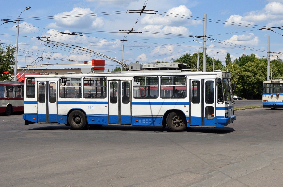 Ровно, ЮМЗ Т2 № 148