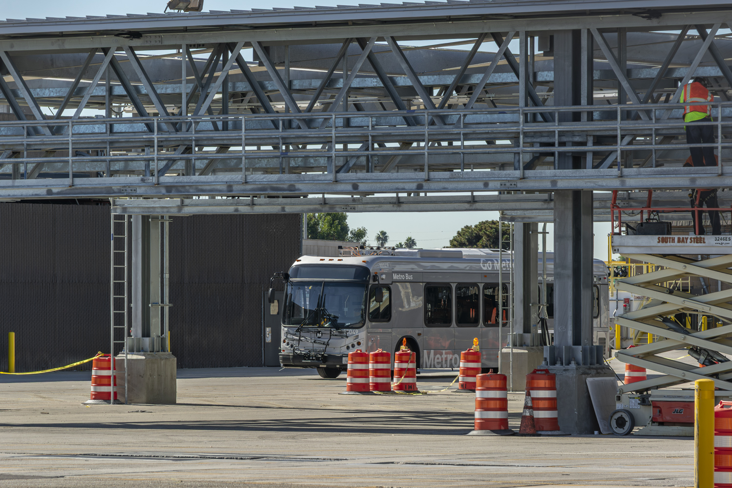 Los Angeles — Electric Bus Infrastructure; Los Angeles — New Electric Buses