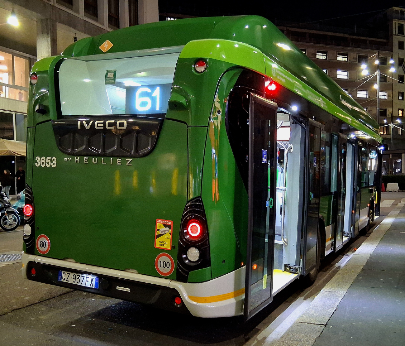 Милан, IVECO E-Way 12M № 3653