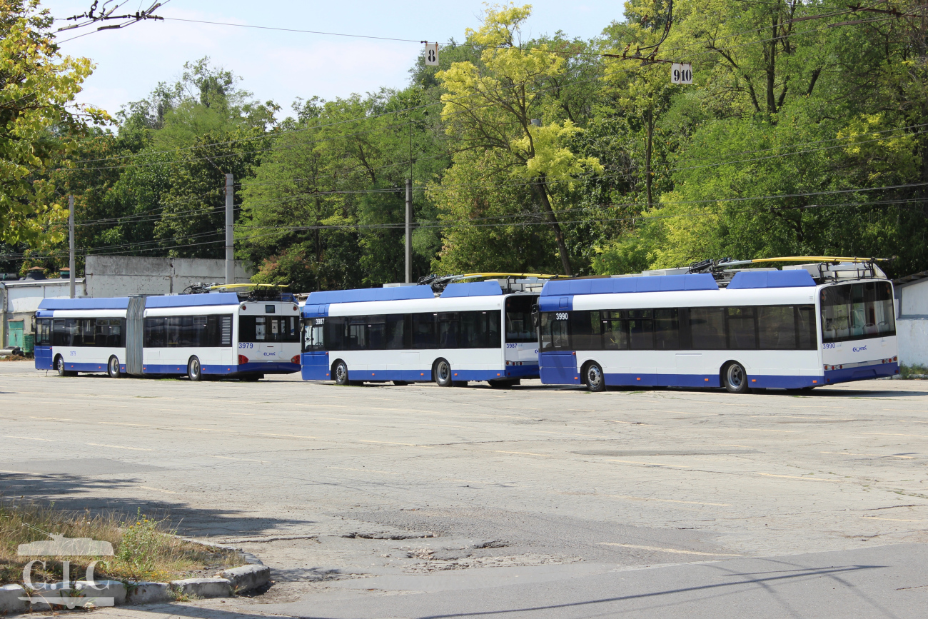 Кишинёв, Solaris Trollino III 12 AC № 3990; Кишинёв — Троллейбусный парк № 3