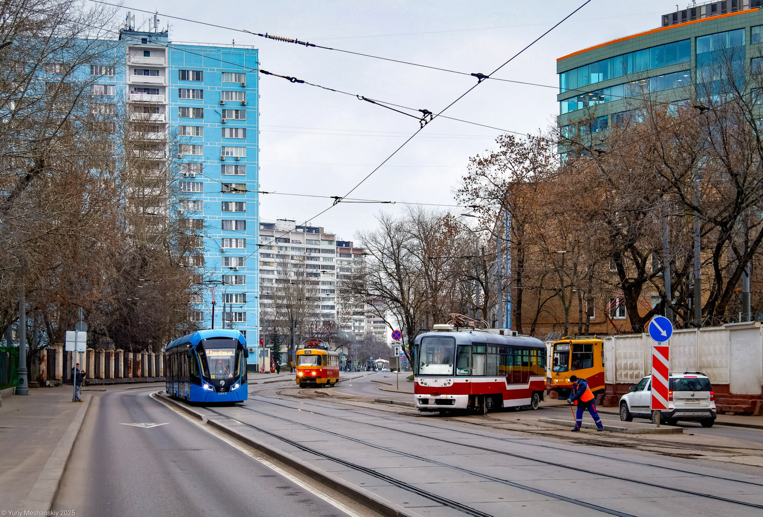 Москва, 71-931М «Витязь-М» № 31040; Москва, Vario LF № 2400
