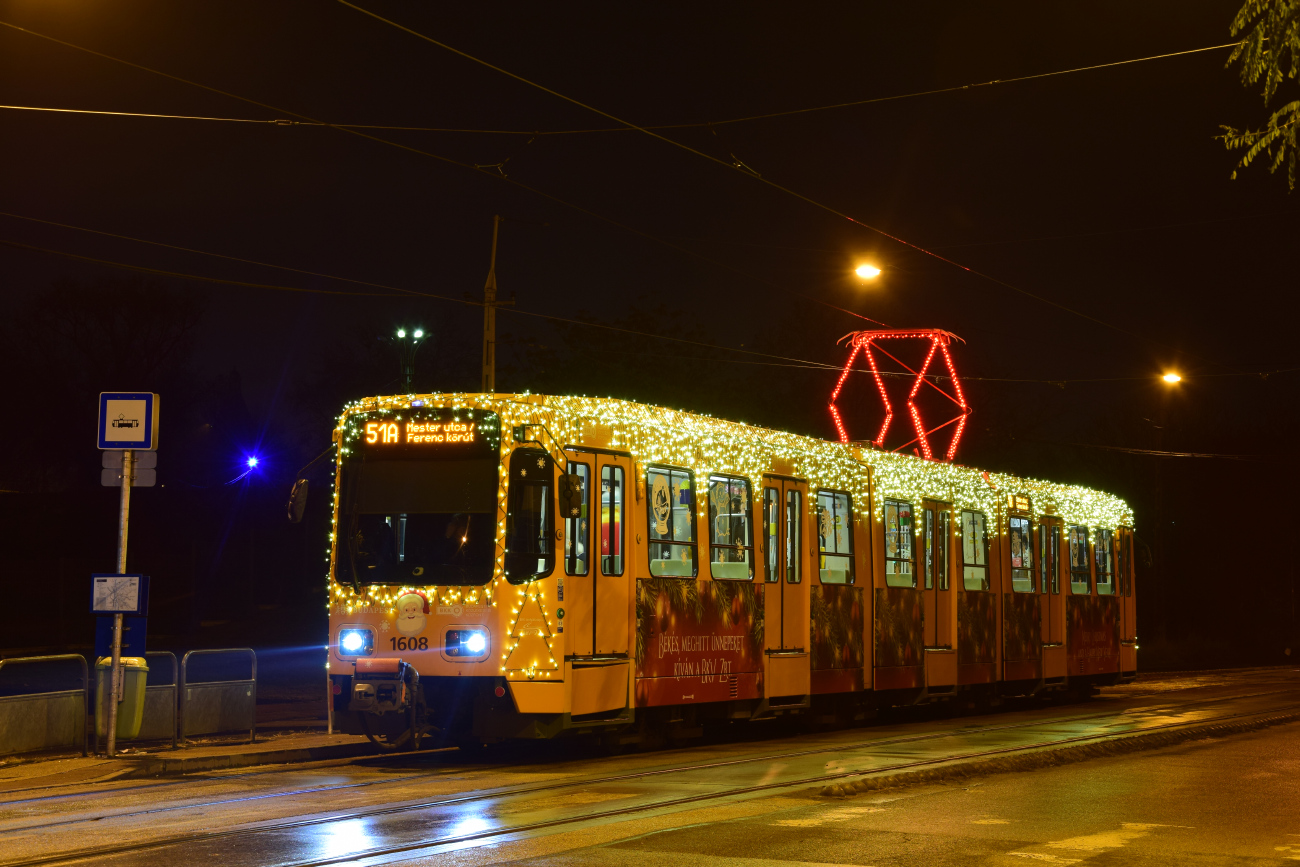 Budapest, LHB TW6000 — 1608; Budapest — Karácsonyi Járművek