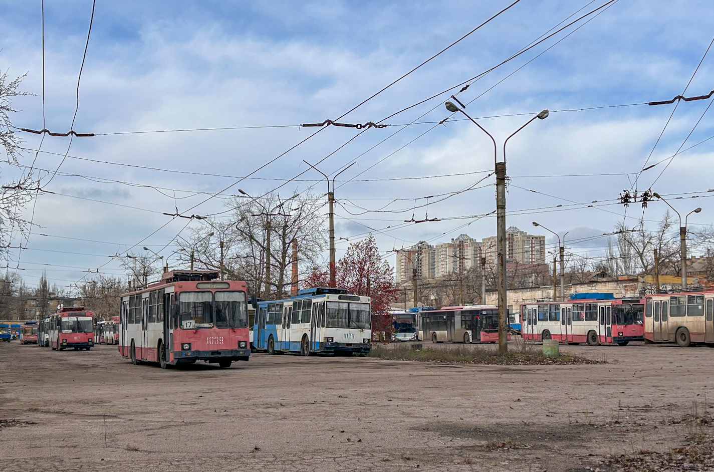 Донецк, ЮМЗ Т2 № 1039; Донецк, ЮМЗ Т2 № 1028