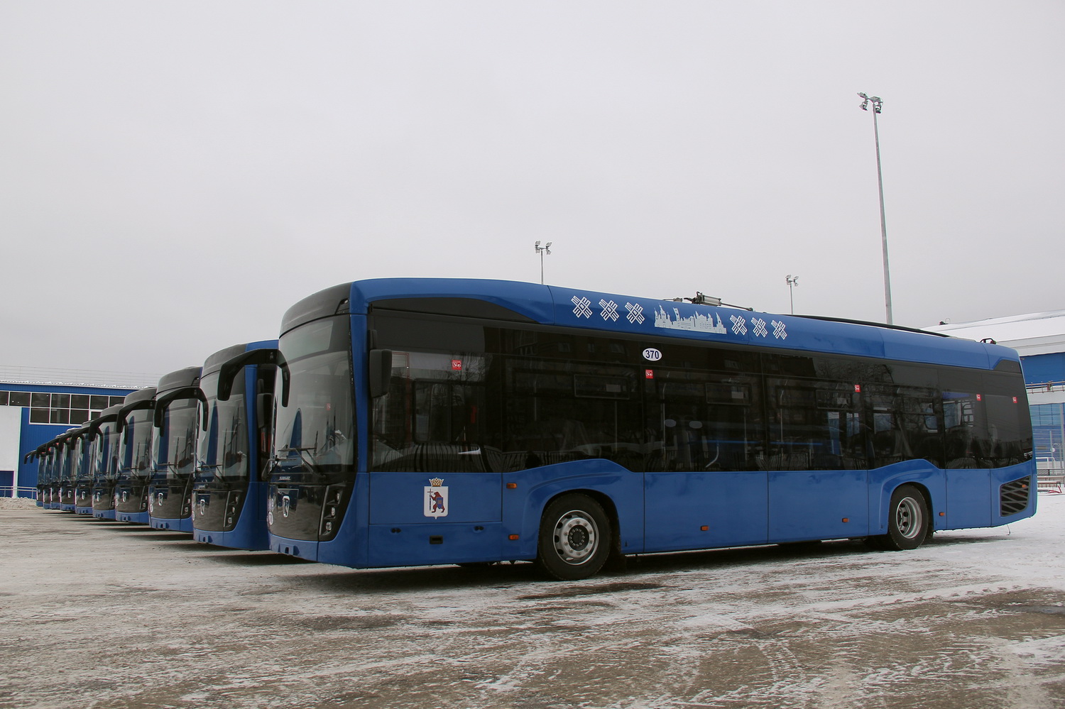 Yoshkar-Ola, КAMАZ-62825 # 370; Yoshkar-Ola — The official presentation of the new KamAZ-62825 trolleybuses to the Head of the Republic of Mari El and the transfer of the keys to them