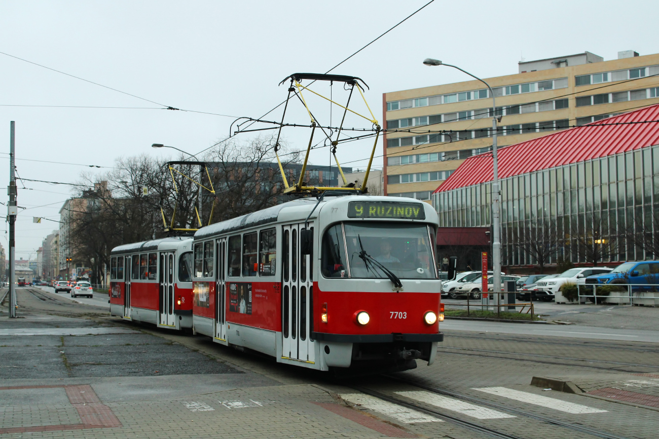Bratislava, Tatra T3R.PV N°. 7703