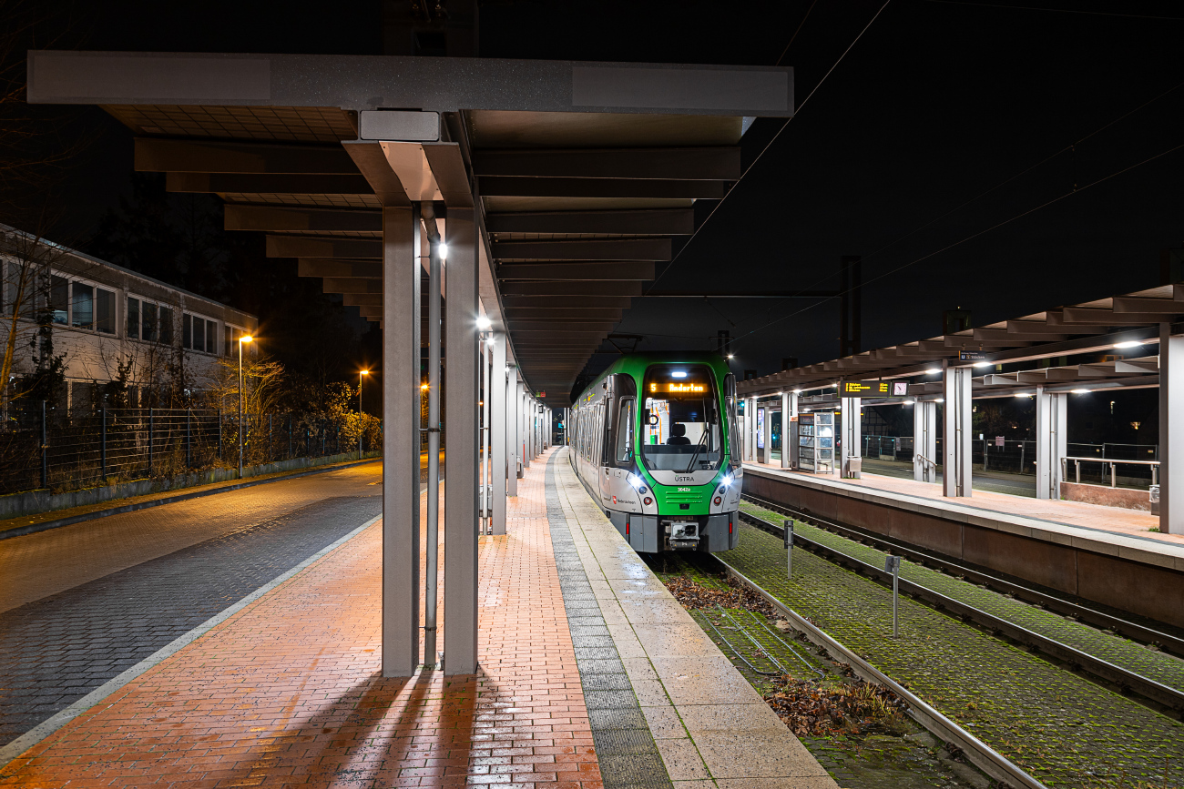 Hannover, HeiterBlick/Vossloh/Alstom TW3000 — 3042; Hannover — Stations and stops