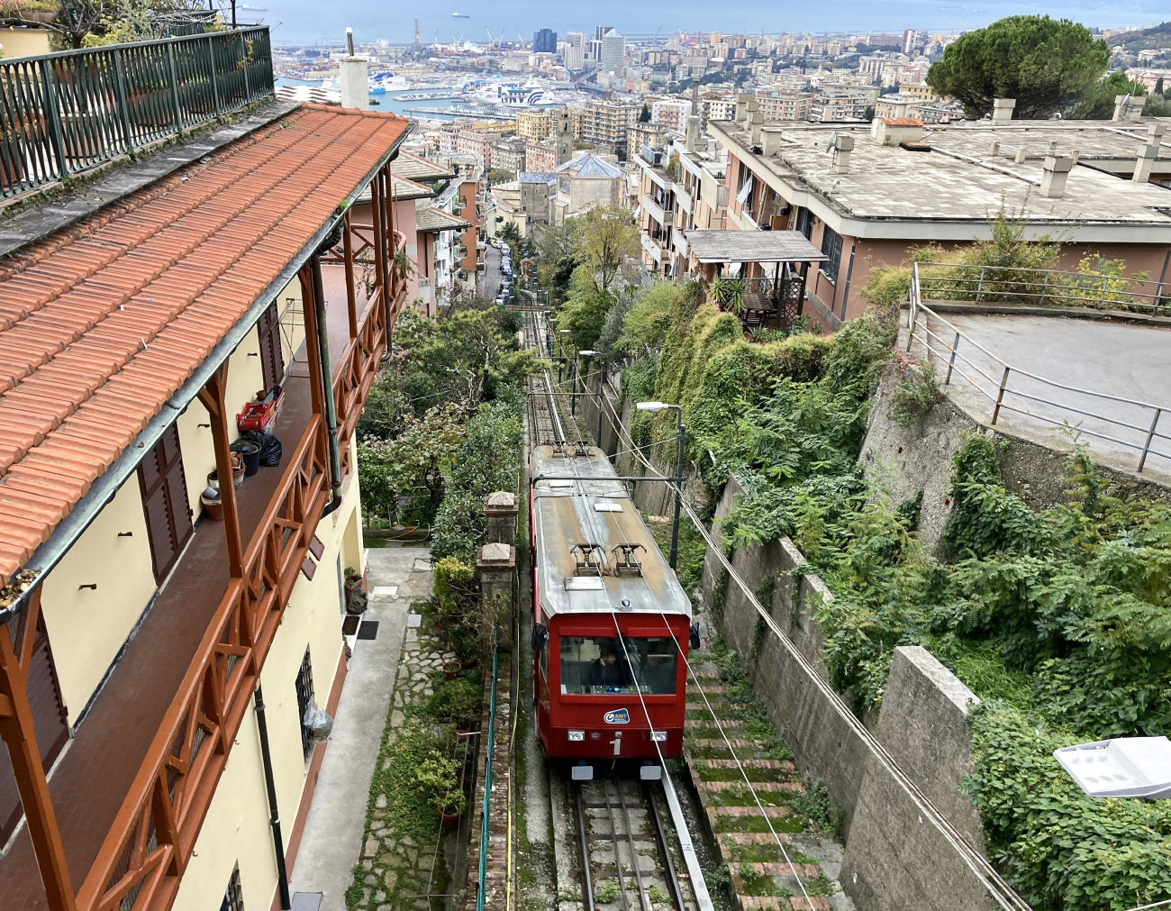 Генуя, Agudio-Righi № 1; Генуя — Фуникулёр Zecca-Righi